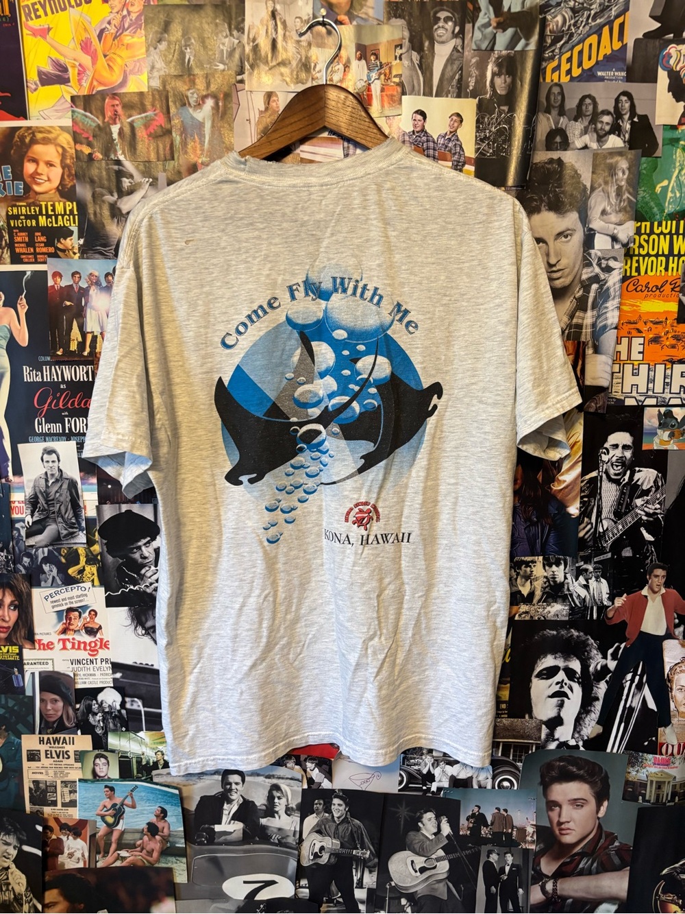 Kona, Hawaii 'Come Fly With Me' Short Sleeve Graphic Tee - Light Gray